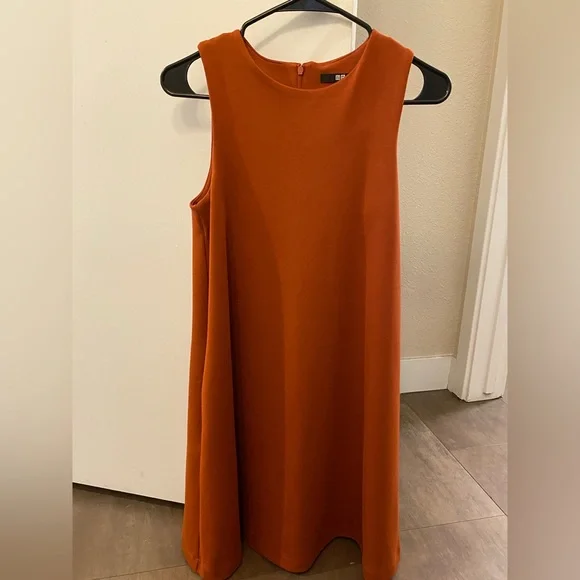 open lace back dress Amazing midi linen blend dress Uniqlo  Yourse Vintage